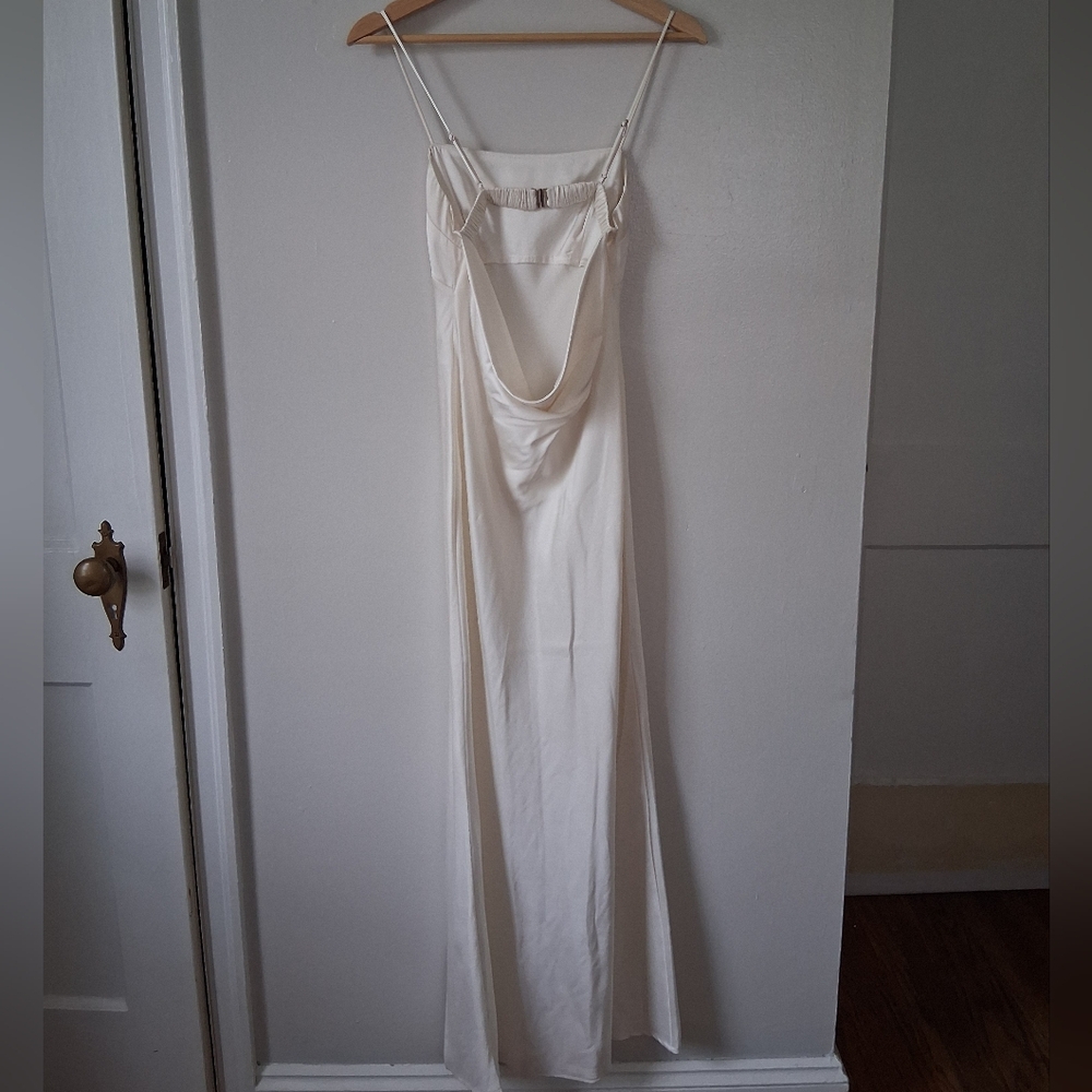 Abercrombie & Fitch White Satin Dress With Leg Slit And Low Back - Picture 4 of 7